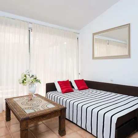 Hemeras Boutique Homes - Bungalow With Private Garden 5min From The Beach Ferienhaus